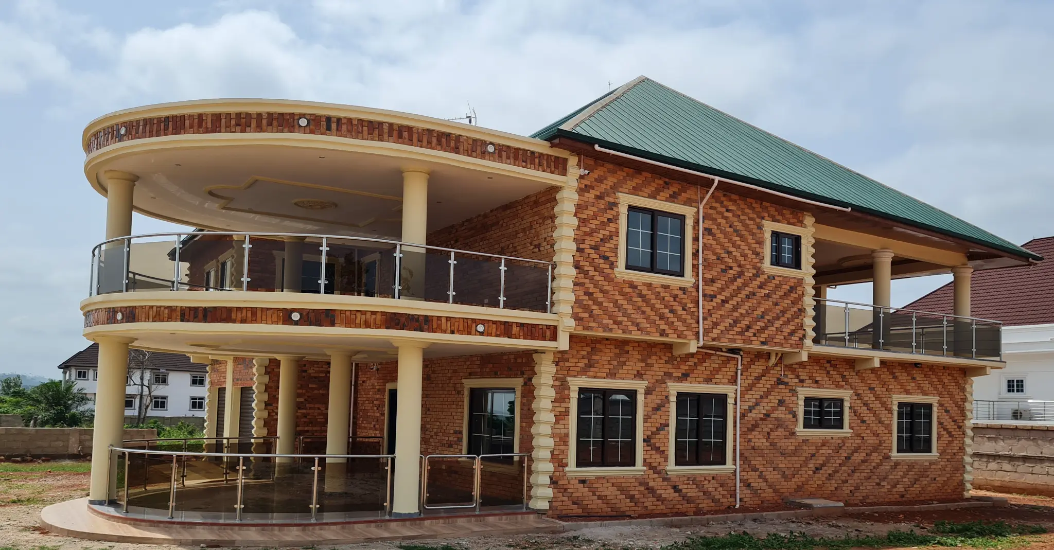 Premium burnt clay brick facade — Kumawu House project